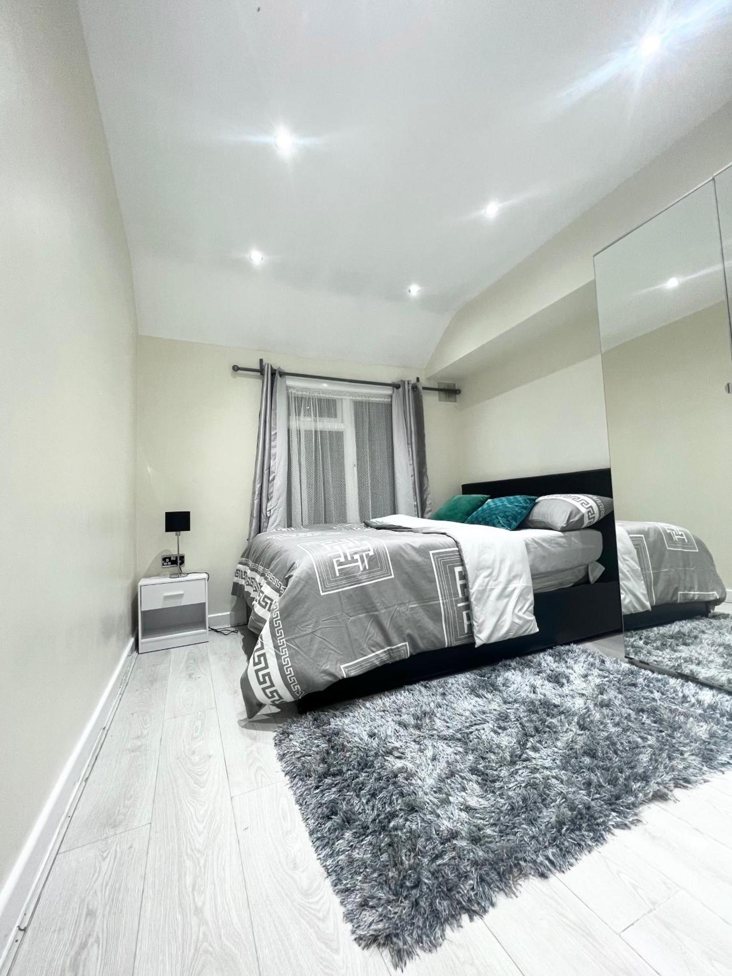 Cosy Private Flat In London, Free Parking On Premise Carshalton Exterior foto
